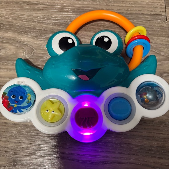 Interactive Learning Toy with Colorful Rings - Picture 3 of 5